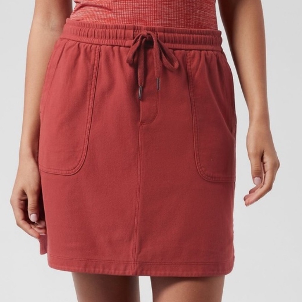 Athleta Farallon‎ Skirt Elastic Waistband
Drawstring Pockets Burnt Red Large